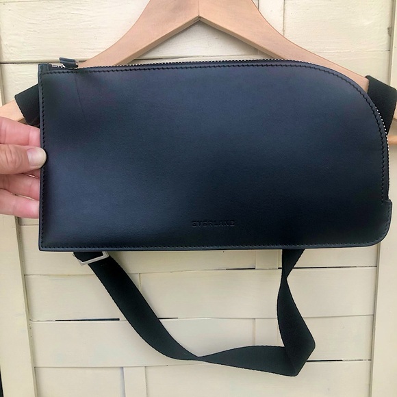 Everlane Italian Leather Crossbody/Sling Bag in Black - Picture 1 of 9